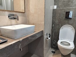 Hotel Luxe Opera NH8 - 7km from IGI Delhi Airport