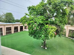 Hotel Luxe Opera NH8 - 7km from IGI Delhi Airport