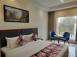 Hotel Luxe Opera NH8 - 7km from IGI Delhi Airport