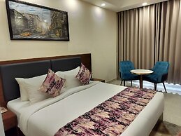 Hotel Luxe Opera NH8 - 7km from IGI Delhi Airport