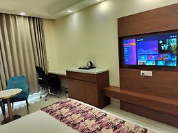 Hotel Luxe Opera NH8 - 7km from IGI Delhi Airport