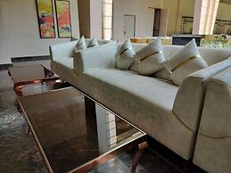 Hotel Luxe Opera NH8 - 7km from IGI Delhi Airport