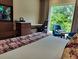 Hotel Luxe Opera NH8 - 7km from IGI Delhi Airport