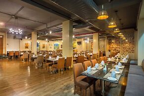 Hotel Luxe Opera NH8 - 7km from IGI Delhi Airport