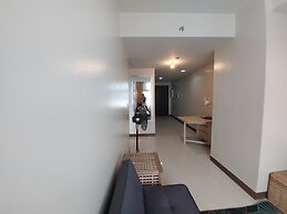 Makati Bliss Apartment - Cozy Urban Retreat