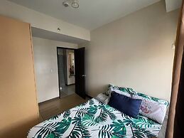 Makati Bliss Apartment - Cozy Urban Retreat