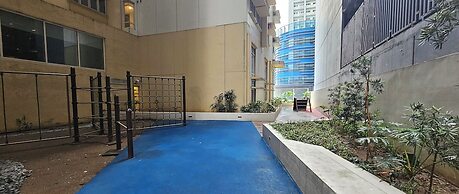 Makati Bliss Apartment - Cozy Urban Retreat
