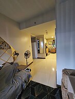 Makati Bliss Apartment - Cozy Urban Retreat