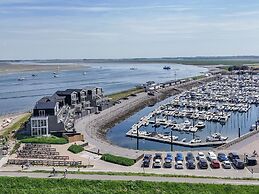 Beachfront Apartment With Sea-view