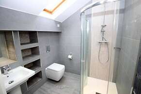 Sheffield City Retreat - Modern Apartment