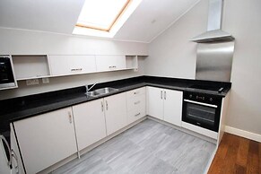 Sheffield City Retreat - Modern Apartment