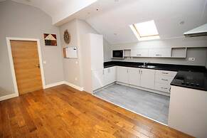 Sheffield City Retreat - Modern Apartment