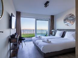 Lush Apartment With sea Views