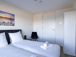 Lush Apartment With sea Views