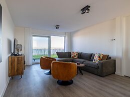 Lush Apartment With sea Views