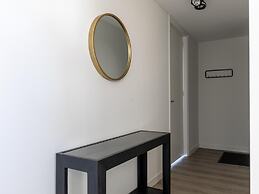 Lush Apartment With sea Views