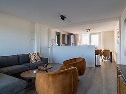 Lush Apartment With sea Views