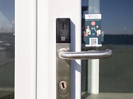 Lush Apartment With sea Views