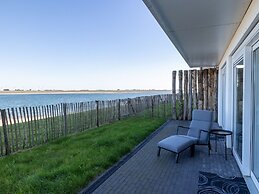 Lush Apartment With sea Views