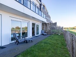 Lush Apartment With sea Views