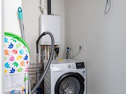 Lush Apartment With sea Views