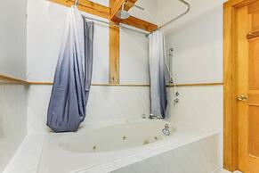 Home 15 Mi to Berkshire East & Mount Snow!