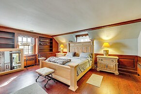 Wilson Family Home: Walk to Community Rec Center!