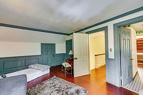 Wilson Family Home: Walk to Community Rec Center!