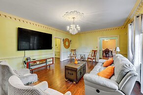 Wilson Family Home: Walk to Community Rec Center!