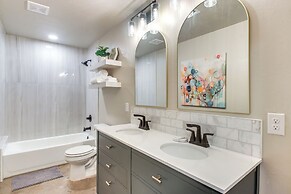 Modern Mtn-view Designer Home in Medicine Park