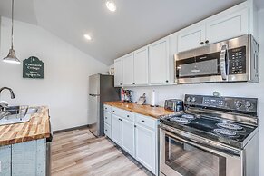 2 Mi to Warm Springs Pools: Home w/ Large Yard!