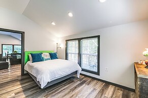 2 Mi to Warm Springs Pools: Home w/ Large Yard!