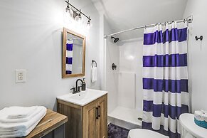 2 Mi to Warm Springs Pools: Home w/ Large Yard!