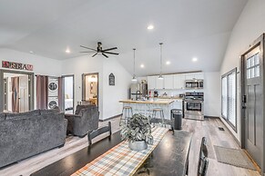 2 Mi to Warm Springs Pools: Home w/ Large Yard!