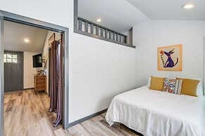 2 Mi to Warm Springs Pools: Home w/ Large Yard!