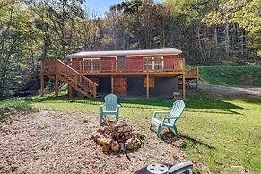 2 Mi to Warm Springs Pools: Home w/ Large Yard!