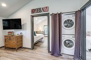 2 Mi to Warm Springs Pools: Home w/ Large Yard!