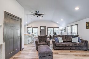 2 Mi to Warm Springs Pools: Home w/ Large Yard!