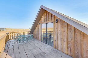 Balcony & Views: Sturgis 'twin Peaks' Cabin