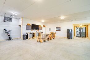 Balcony & Views: Sturgis 'twin Peaks' Cabin