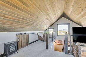 Balcony & Views: Sturgis 'twin Peaks' Cabin