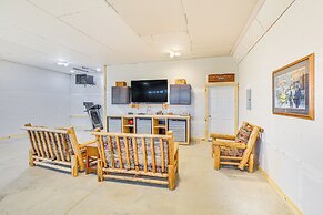 Balcony & Views: Sturgis 'twin Peaks' Cabin