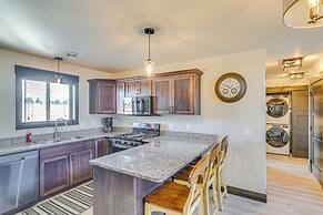 Balcony & Views: Sturgis 'twin Peaks' Cabin