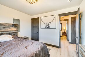 Balcony & Views: Sturgis 'twin Peaks' Cabin