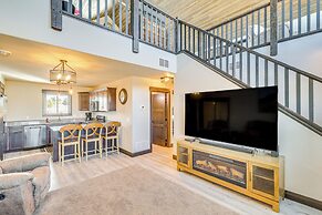 Balcony & Views: Sturgis 'twin Peaks' Cabin