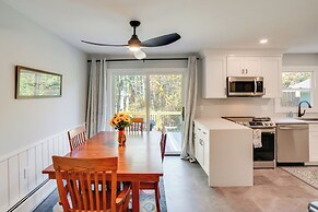 1 Mi to Dtwn: Cottage w/ Large Yard in Stockbridge