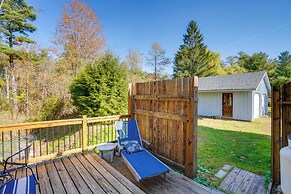 1 Mi to Dtwn: Cottage w/ Large Yard in Stockbridge