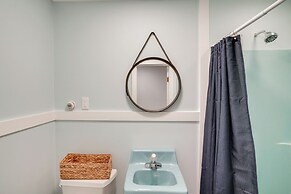 1 Mi to Dtwn: Cottage w/ Large Yard in Stockbridge