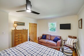 1 Mi to Dtwn: Cottage w/ Large Yard in Stockbridge