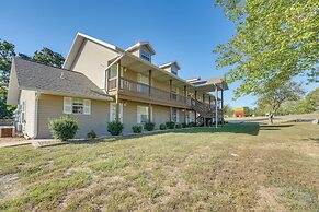 3 Mi to Branson Strip: Condo w/ Golf Course View!